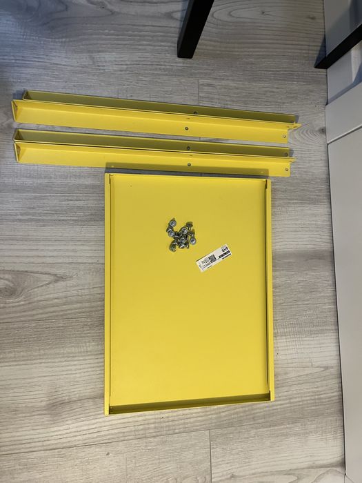 Mesa Cabeceira KNARREVIL IKEA (edição limitada)