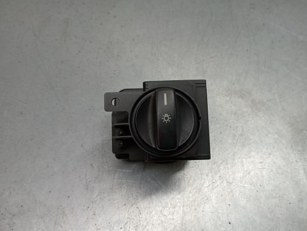 Botão / interruptor de luzes MERCEDES-BENZ Classe A (W169)