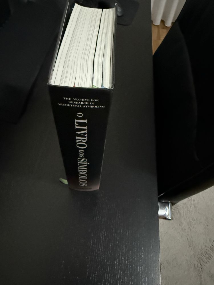 Vendo “ O livro dos simbolos”