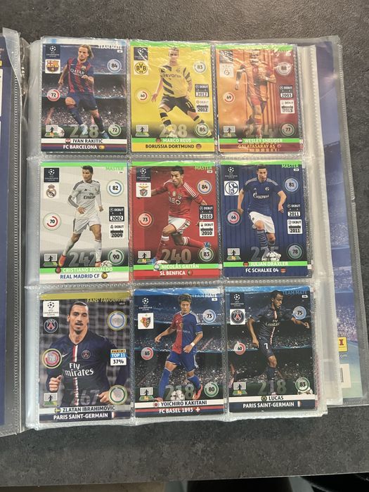 Album z kartami pilkarskimi kilecjonerski