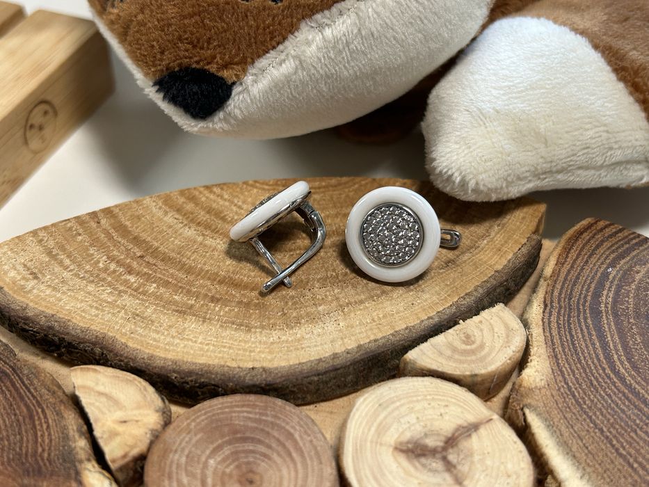 Серьги с белой керамикой серебро 925