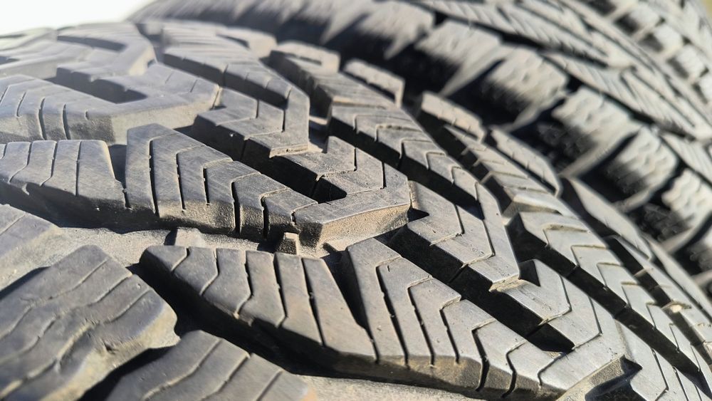 Opony zimowe kormoran snow 185/65r15 komplet 4 sztuki BARDZO ŁADNE!!!