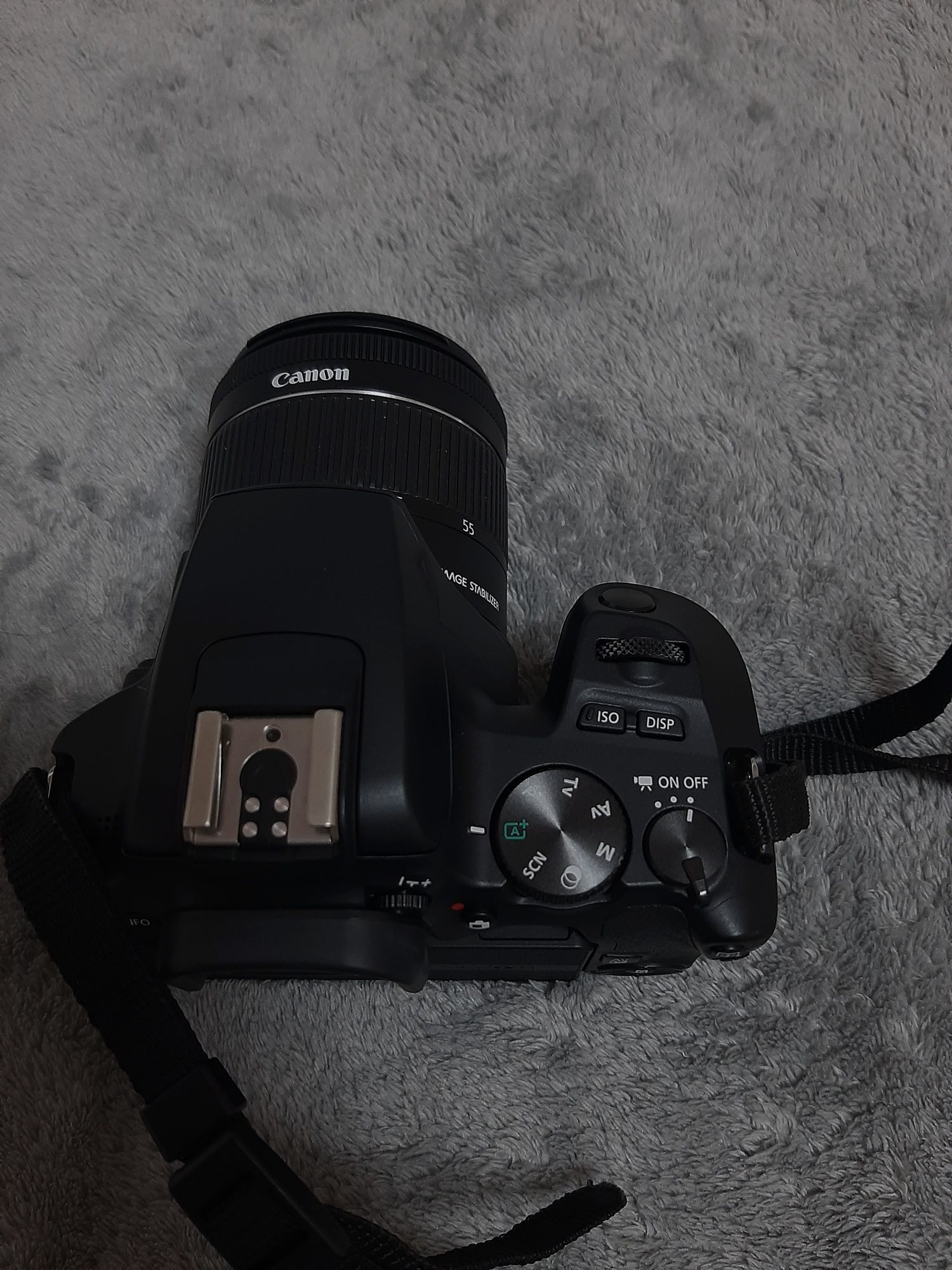 Фотоапарат Canon eos 250D в ідеальному стані