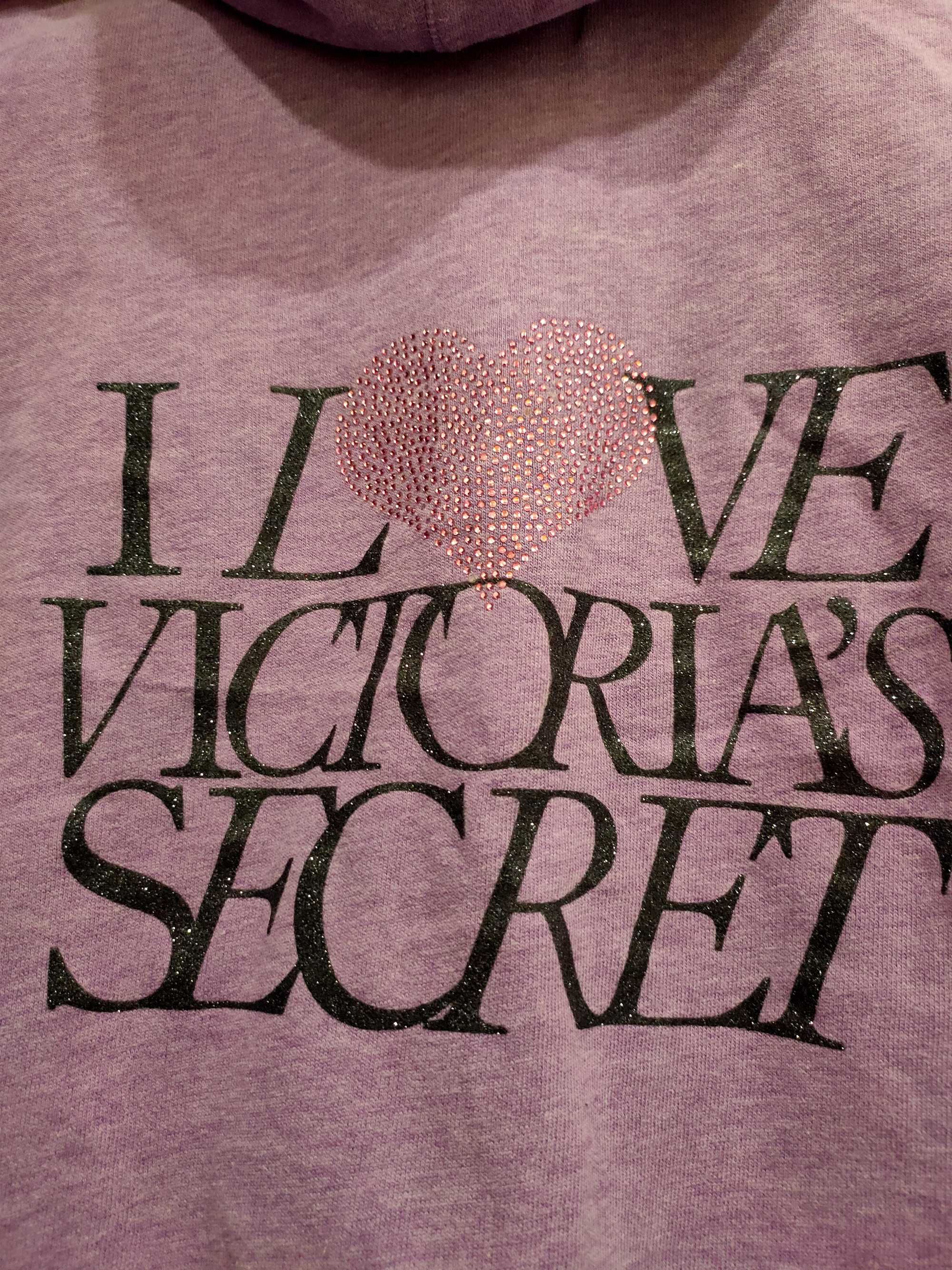 Очень красивая кофта с капюшоном victoria’s secret.лилового цвета.