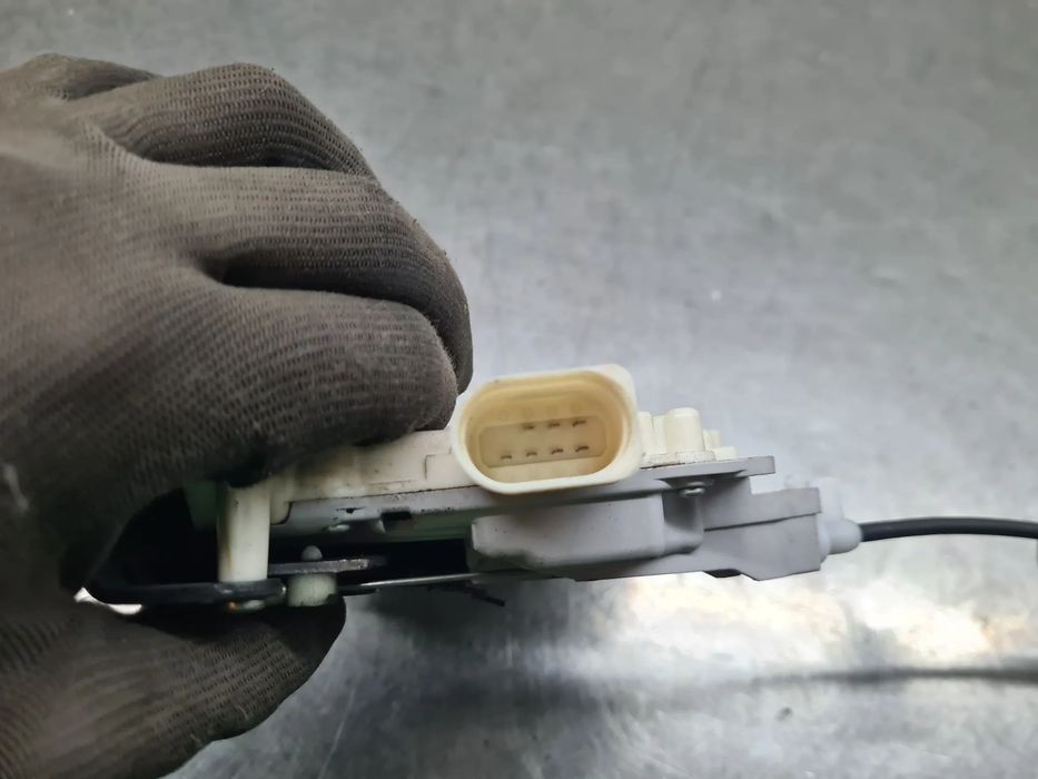 Fechadura / fecho porta frente direito AUDI TT (8J3)