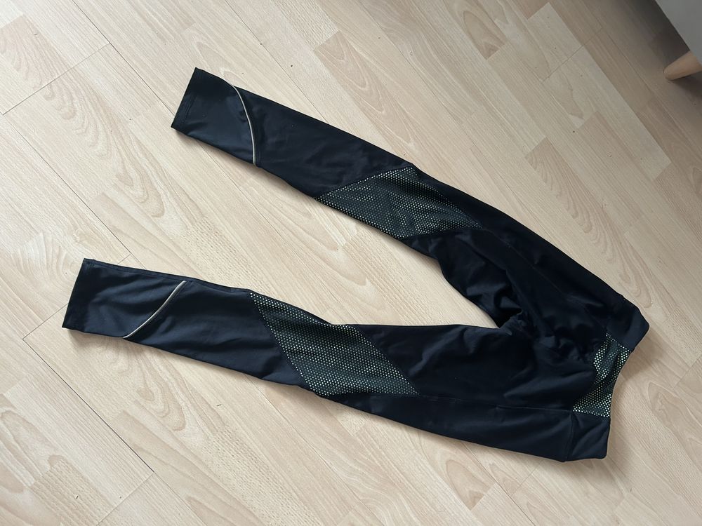 Czarne legginsy z kieszonką S