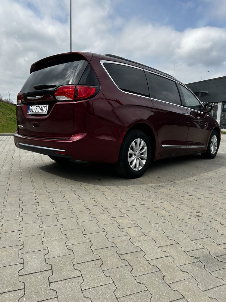 Chrysler Pacifica 2017r Niski przebieg