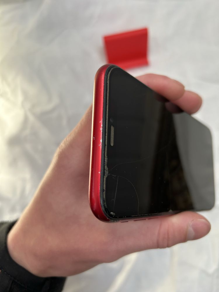 продаю iphone xr в нормальному стані