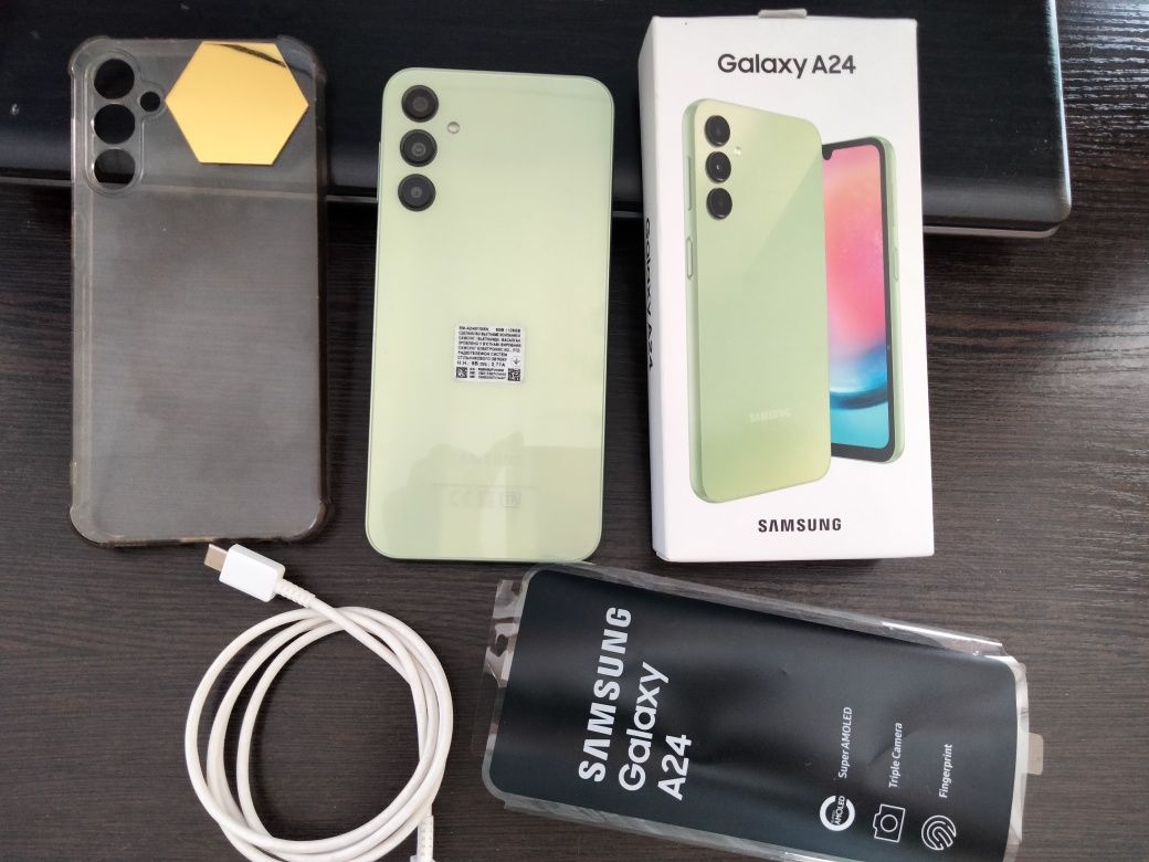 Телефон Samsung A24 6/128 ГБ як Новий Light green