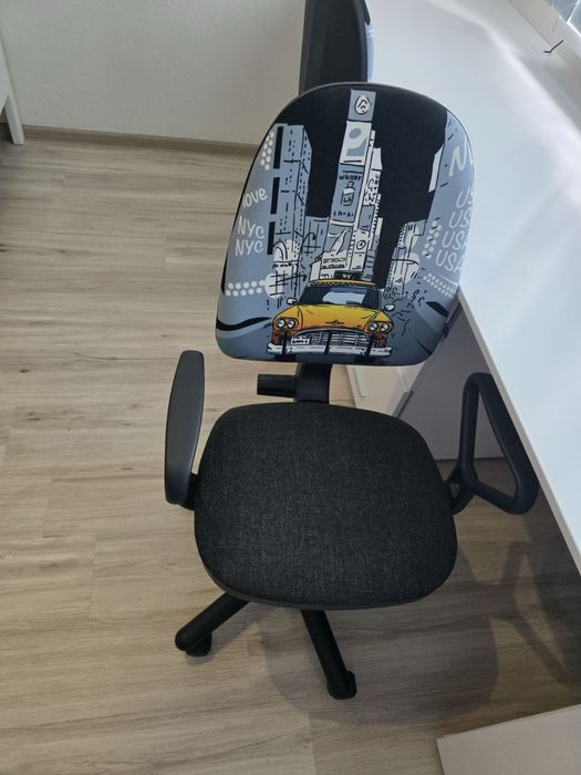 Дитячий стілець