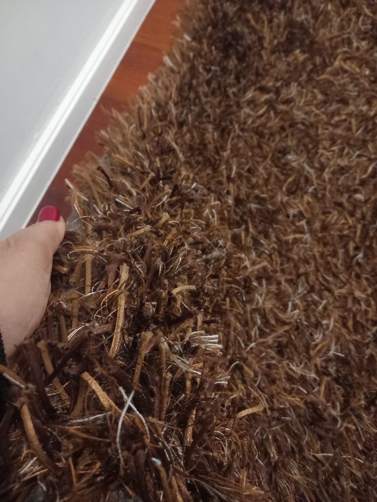 Carpete Castanho com Beje e Dourado 2,00*1,40 Lindíssima