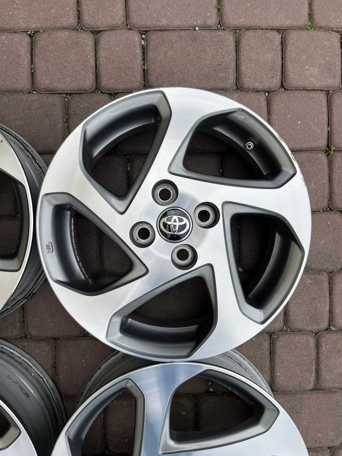 Oryginalne alufelgi Toyota 4x100 15 cali CZUJNIKI Yaris Aygo