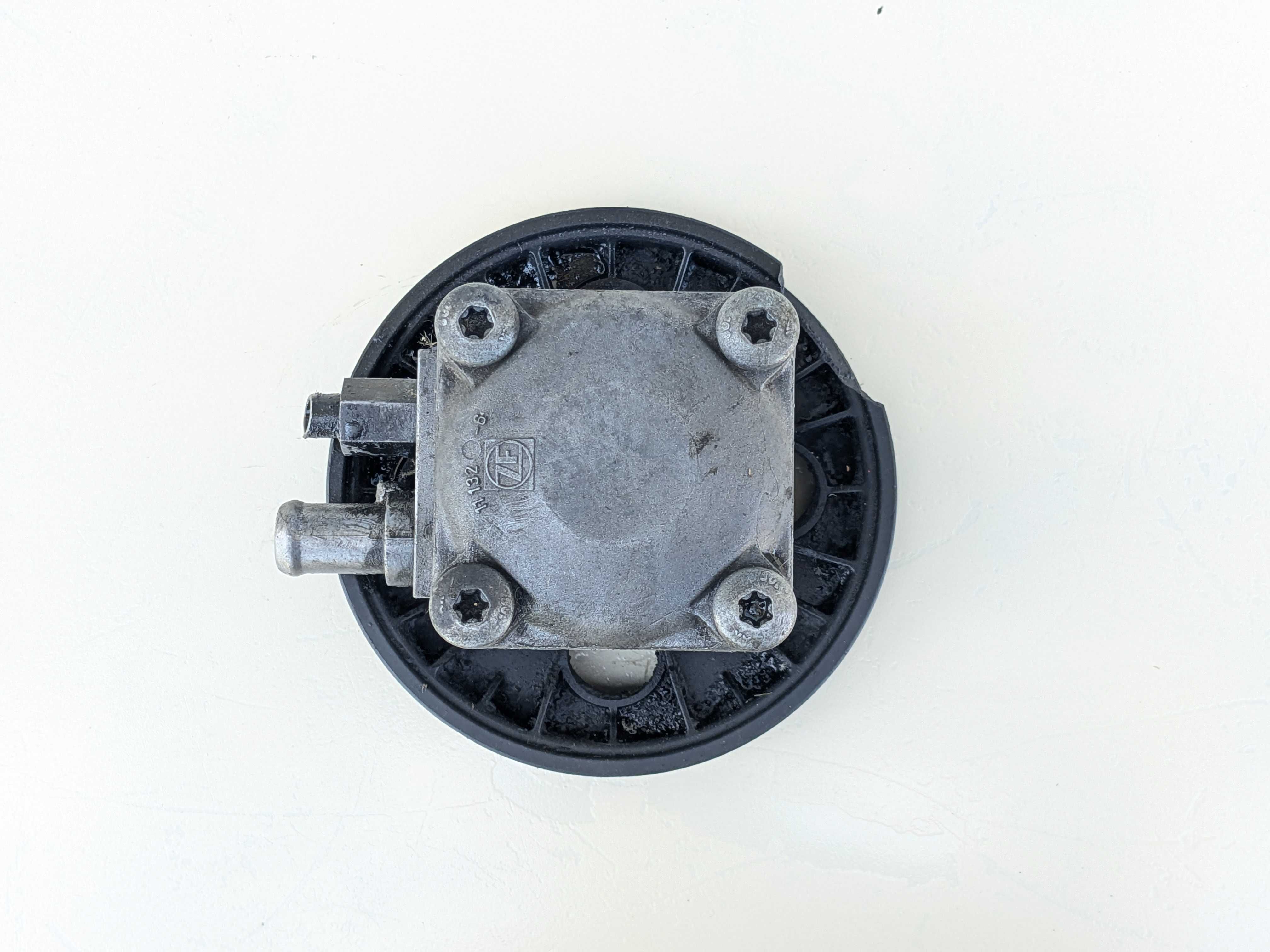 Насос ГУР Volvo C70 I S60 I S70 S80 I V70 I II XC70 XC90 (1)