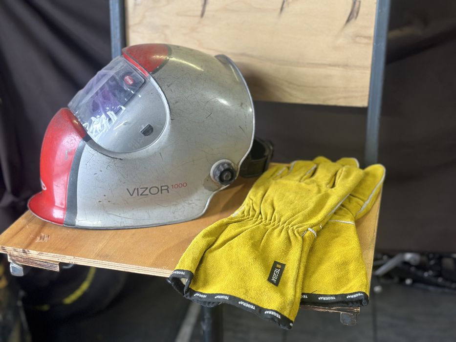 Маска Fronius vizor 1000 ( перчатки , маска , сварка )