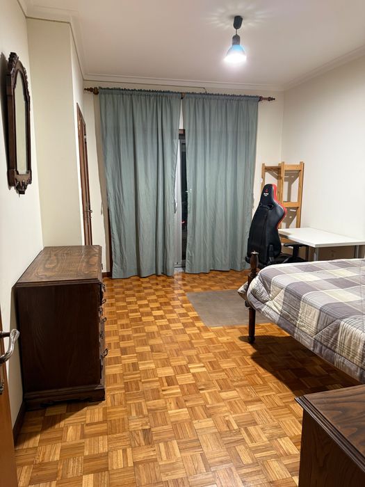 Quarto para rapaz estudante perto da U. Minho
