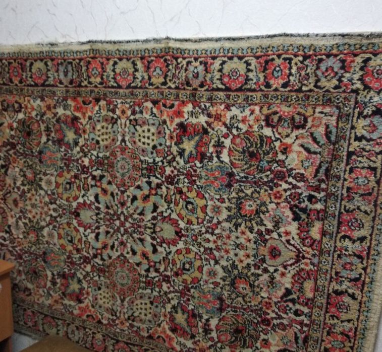 Продам ковёр в комнату