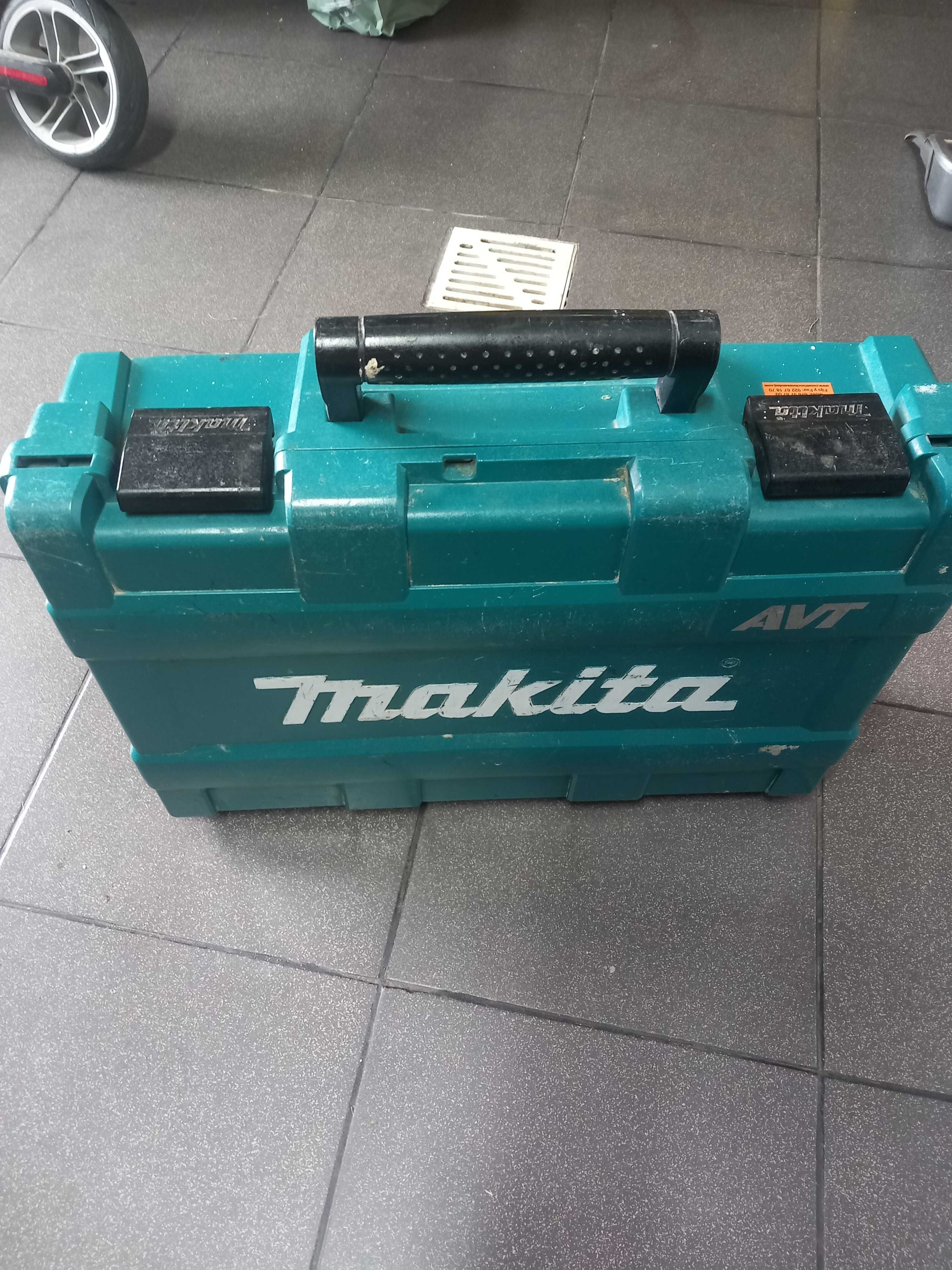 Makita młot wyburzeniowy HM0871C