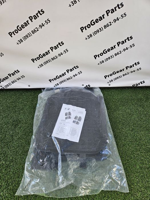 Оригінальний новий комплект гумових ковриків Renault Duster 2 2017+