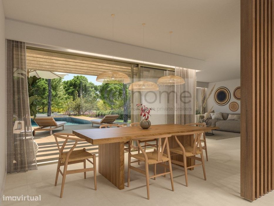 Moradia V4 em Vilamoura com piscina.