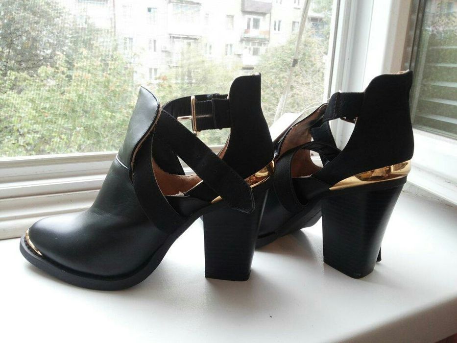 Срочно.Туфли натур  кожа  36 р и др