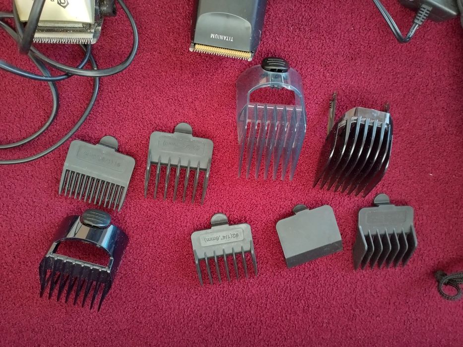 2 машинки для стрижки  8 насадок. Цена за все