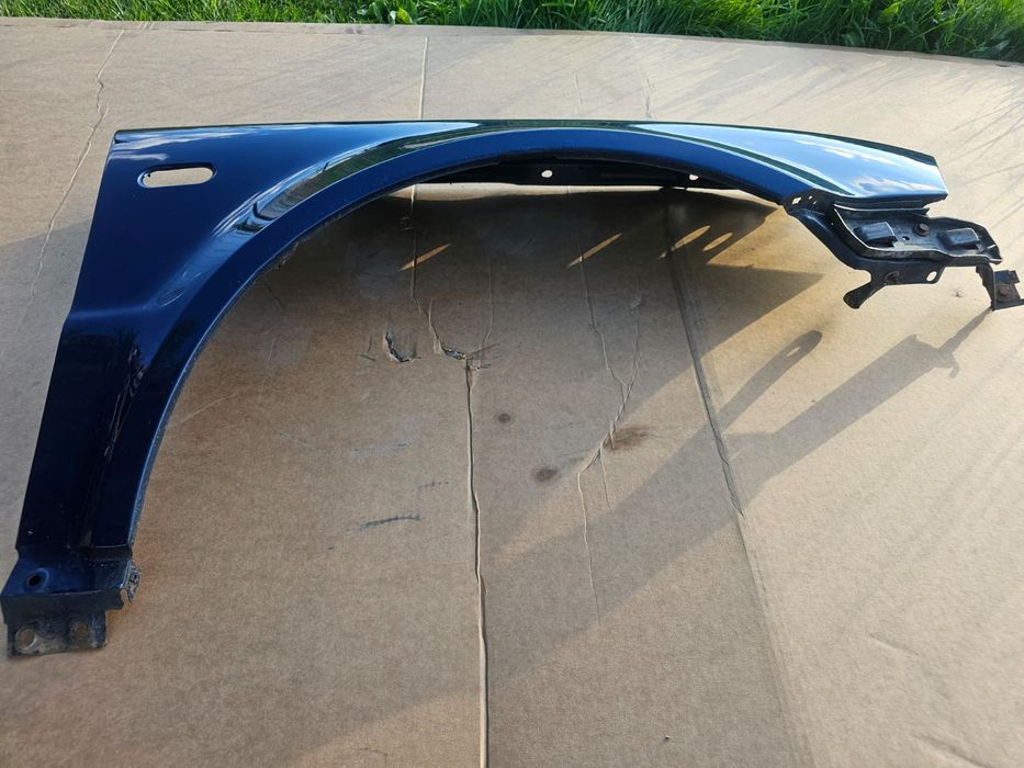 Błotnik prawy pasażera przód przedni Volkswagen Passat B5 LA5E EU