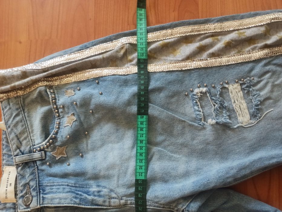 Продам рваные джинсы 52р
