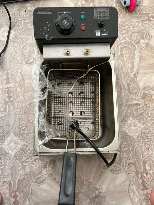 Продам гриль, вертель, фритурницу. 8000 тысяч за все цена договорная