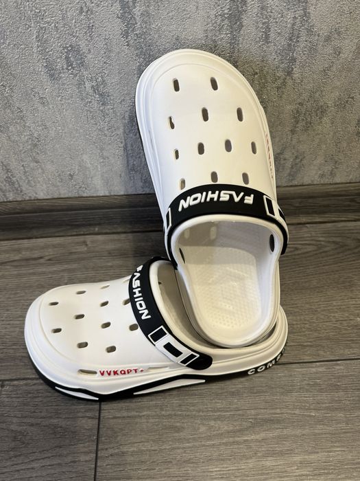 Продам крокси на стопу 25,5