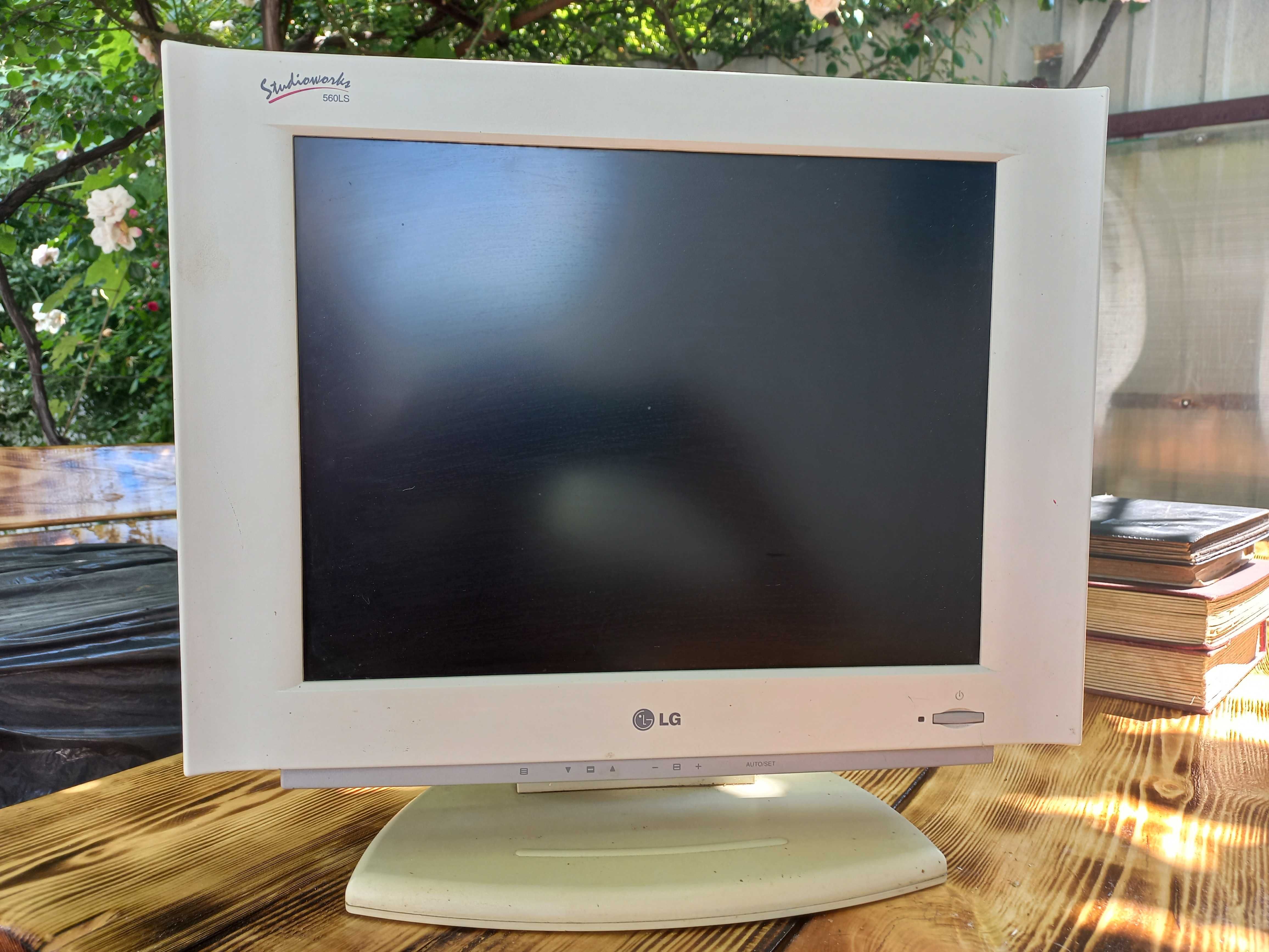 Монітор LG Studio Works 560LS на запчастини.
