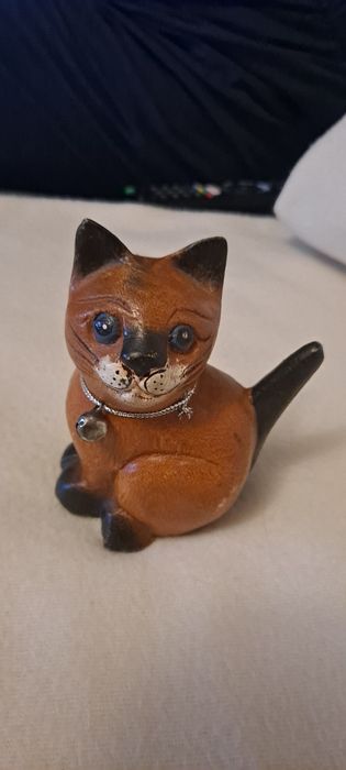 Kotek z drewna,ręczny wyrób.