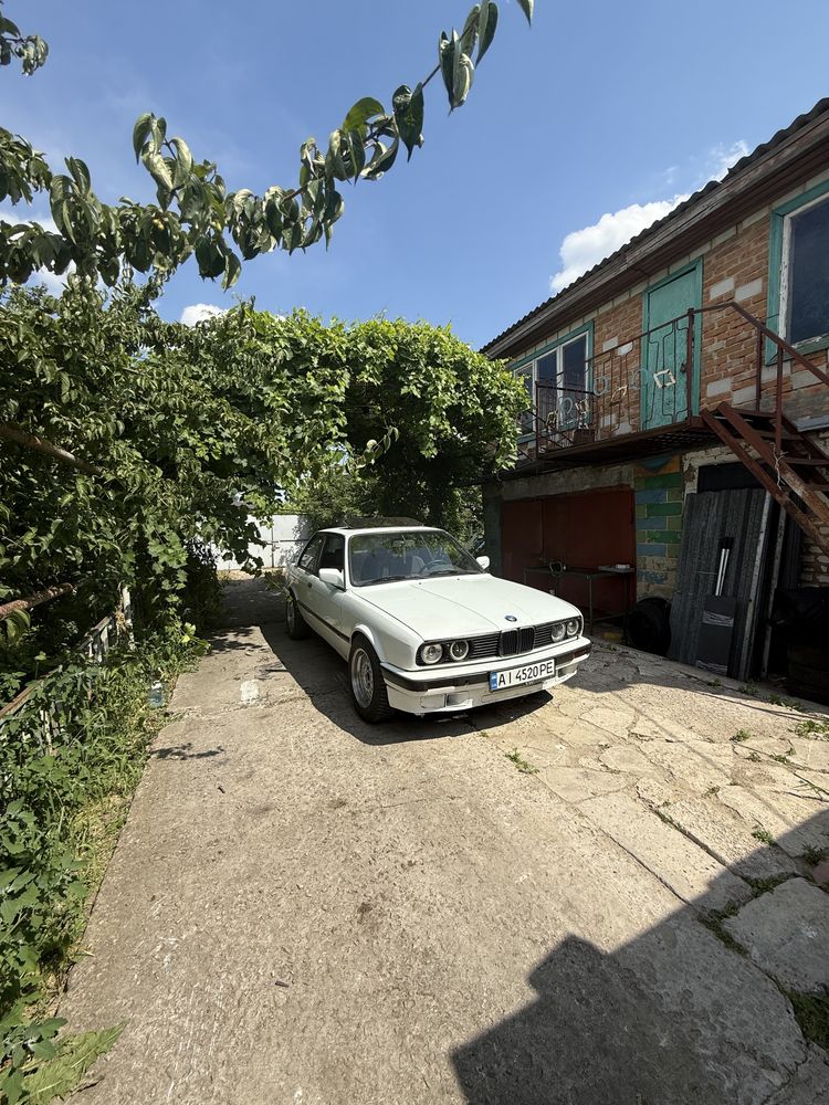 Продам Терміново  BMW E30 1.8 m42b18ціна без колес!!! Тільки сьогодні!