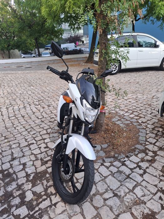 Moto honda cb 125 f