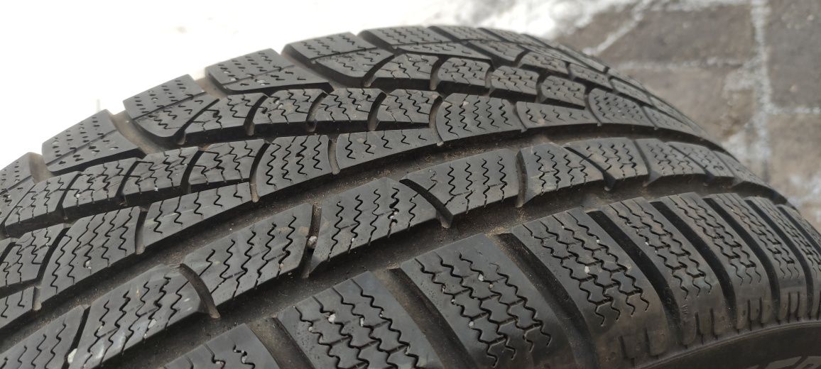 Opony zimowe z 2015r 6mm 215/65/16 Pirelli ANDB