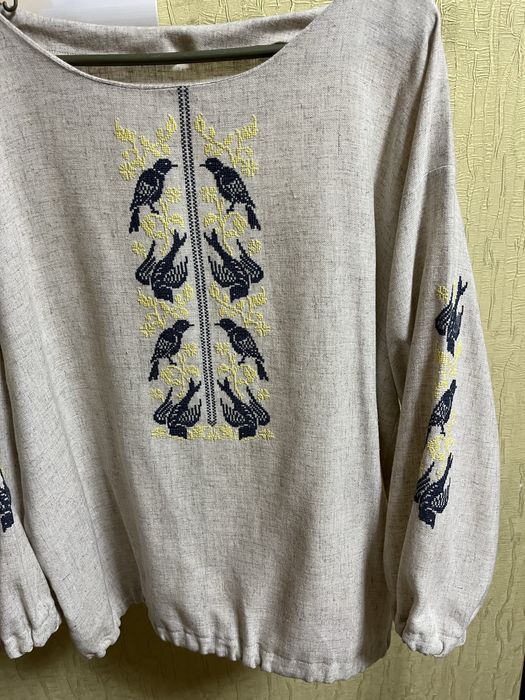 Жіноча вишиванка (ручна вишивка)