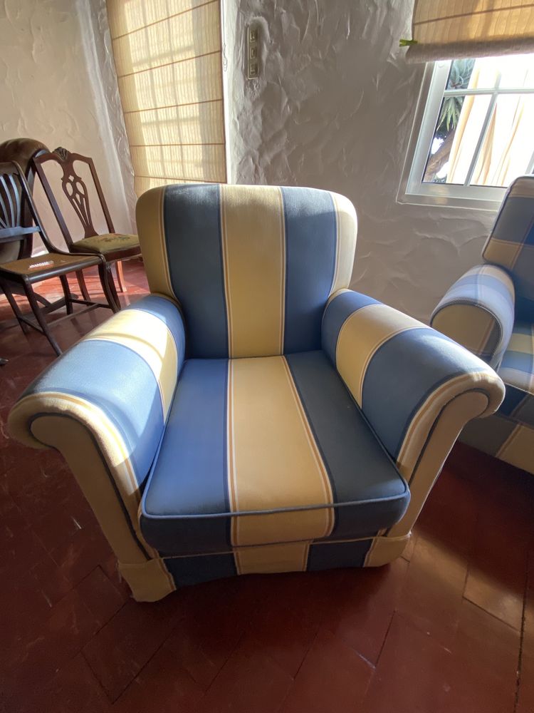 Conjunto de Sofa e Poltronas