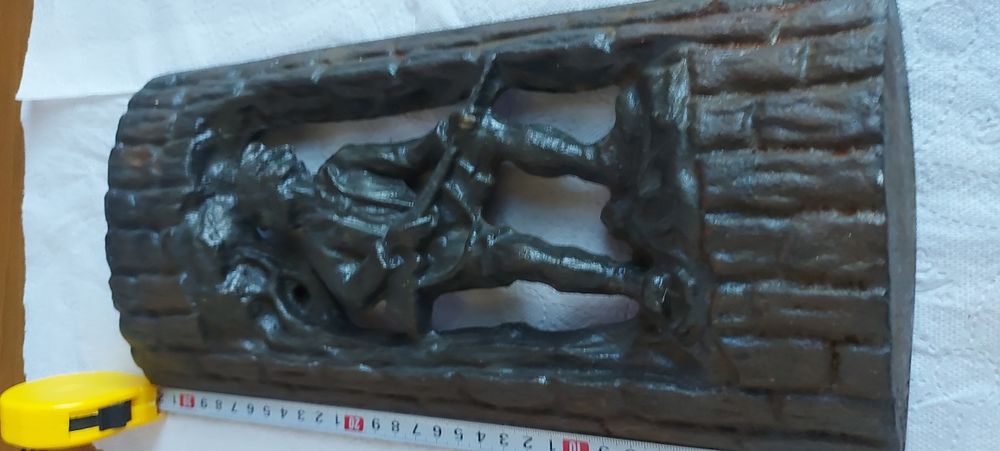 Płaskorzeźba odlew żeliwny