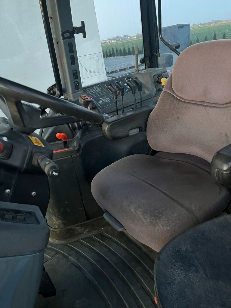 New Holland TM 165