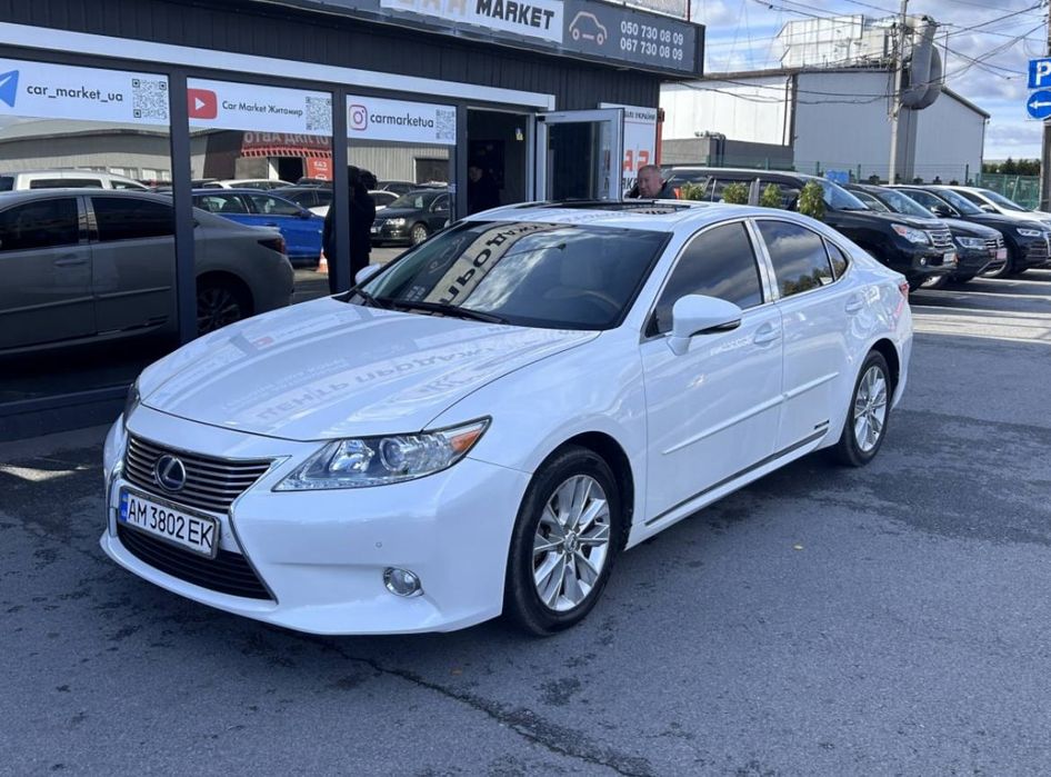 Продам Lexus es300h 2013р.в 2.5 гібрид 183тис.км пробіг
