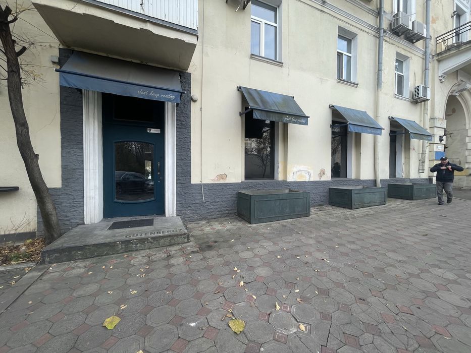 Сдаю 96м2 СОБОРНАЯ / ДЕРИБАСОВСКАЯ  Магазин Салон Шоурум