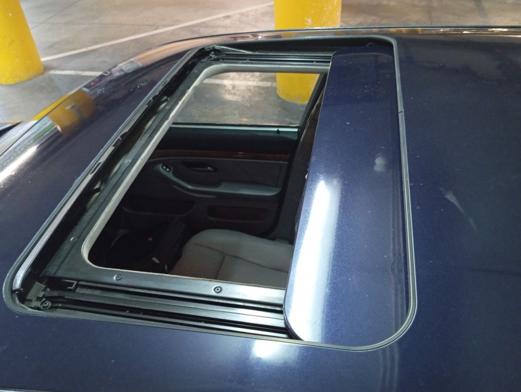 BMW 520i 2000 – Clássica – Aceito trocas