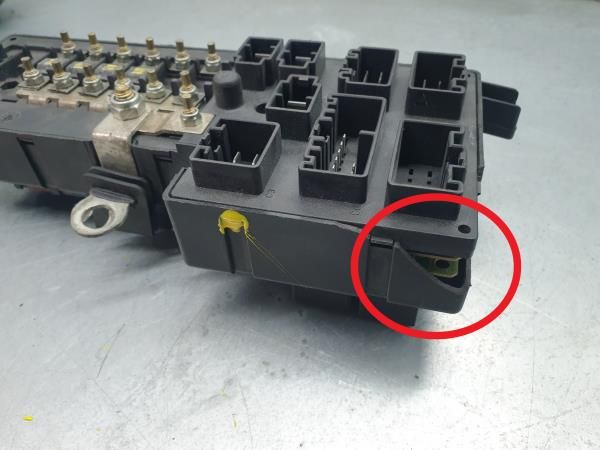 Caixa fusíveis / SAM / BSI VOLVO S60 I (384)