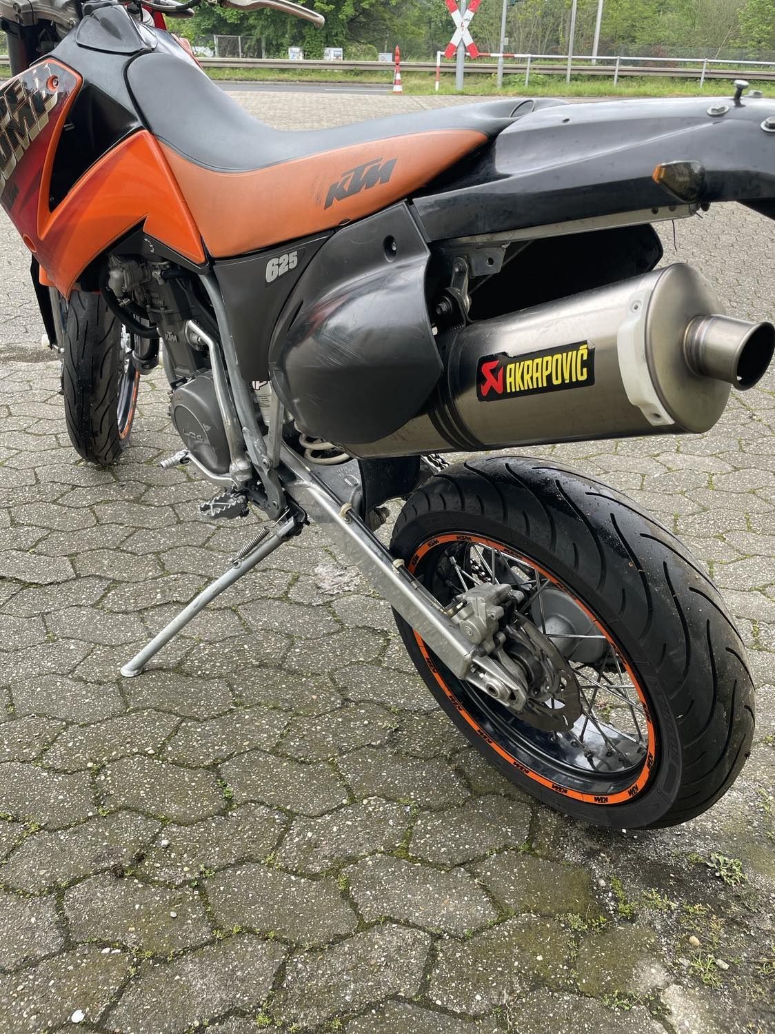 KTM lc4 625 supermoto