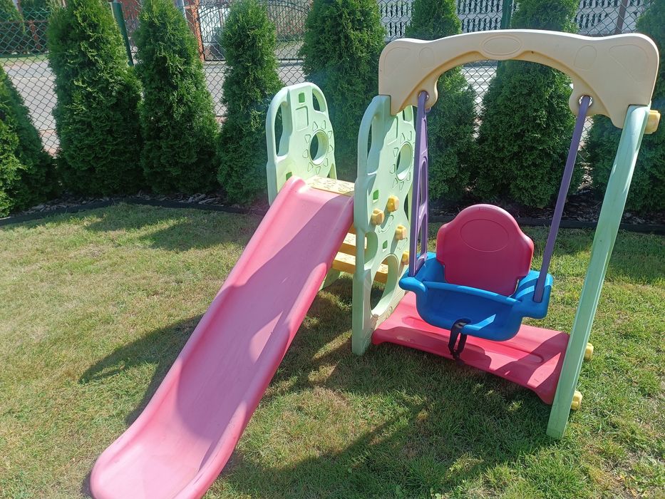 Plac zabaw dla dzieci , zjeżdżalnia, huśtawka