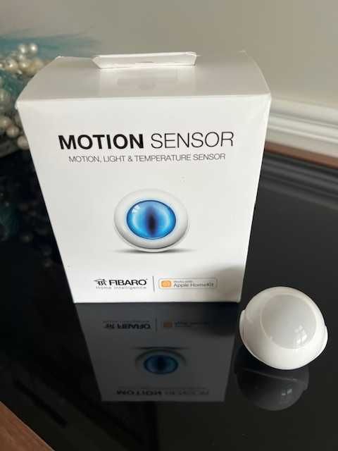 Czujnik ruchu i temperatury Fibaro FGMS-001 Motion Sensor