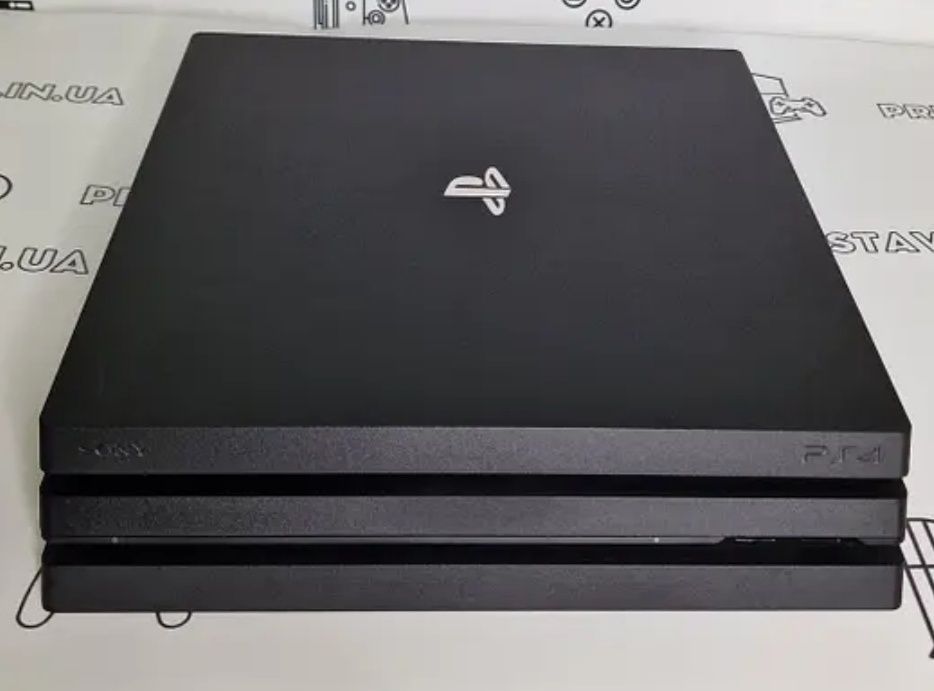 Продам PS 4 Pro, 1Tb в гарному стані