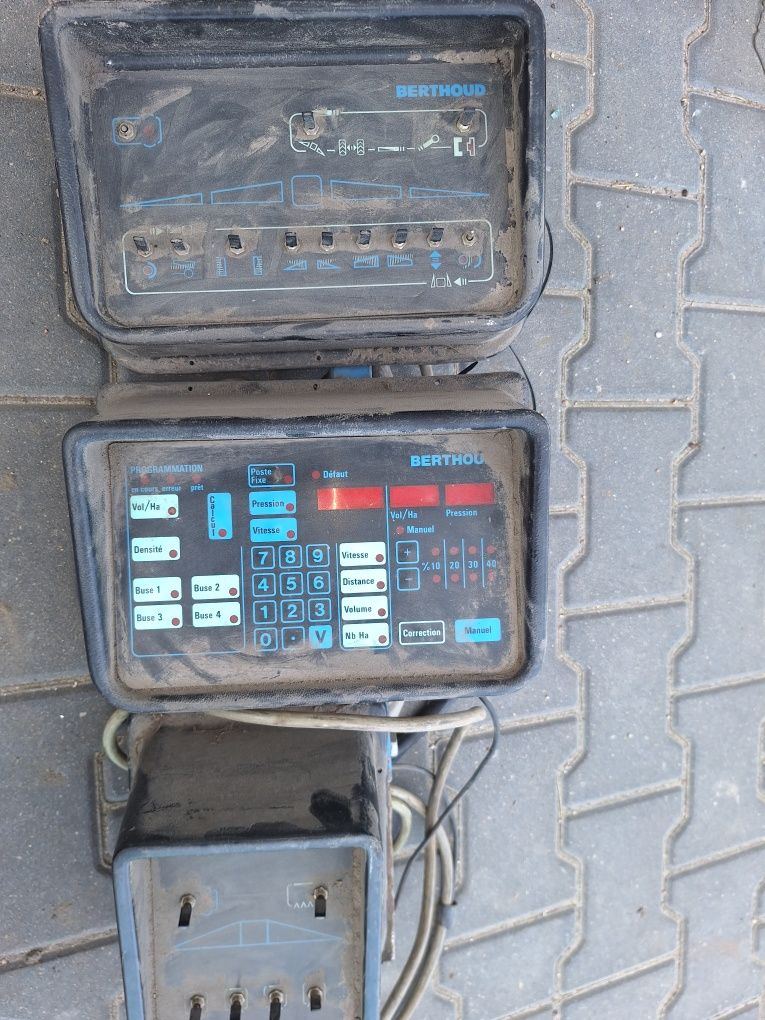 Opryskiwacz Berthoud Mack 32 poj 3200l belka 24m