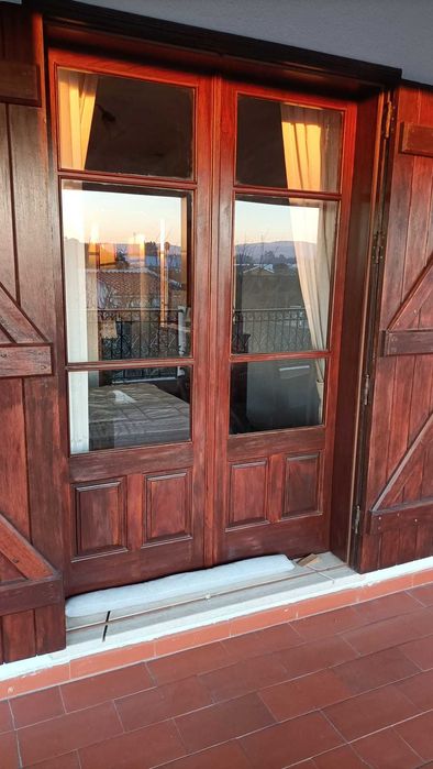 Portas e Janelas em Madeira Nobre "Tacula"