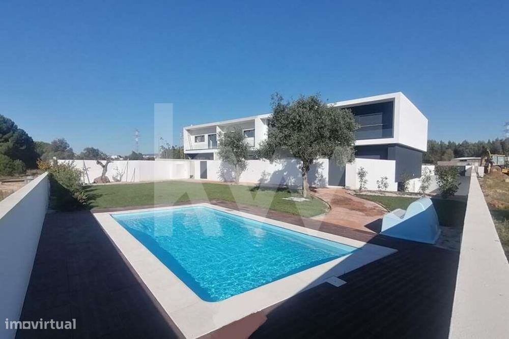 Moradias T4 de Luxo em Condomínio Fechado – Conforto, Exclusividade e
