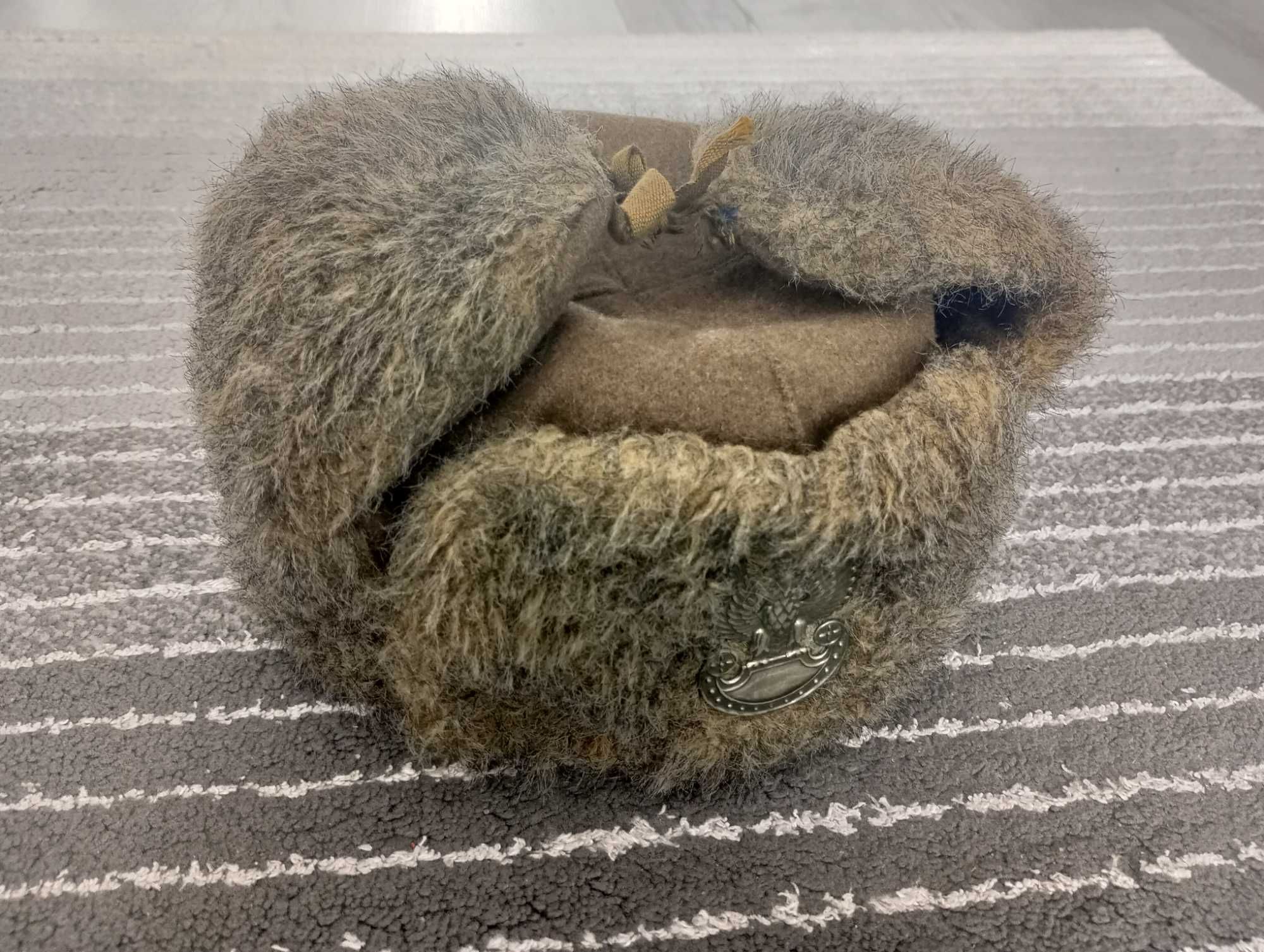 Czapka futrzana MON